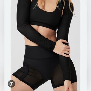 ALO Yoga 5” Airlift Heat Wave Biker Shorts